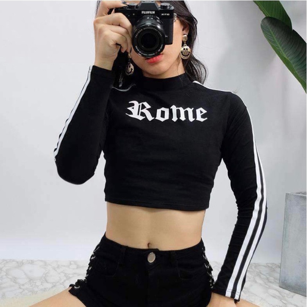 Trendy Rome Print Striped Long Sleeve Crop Top